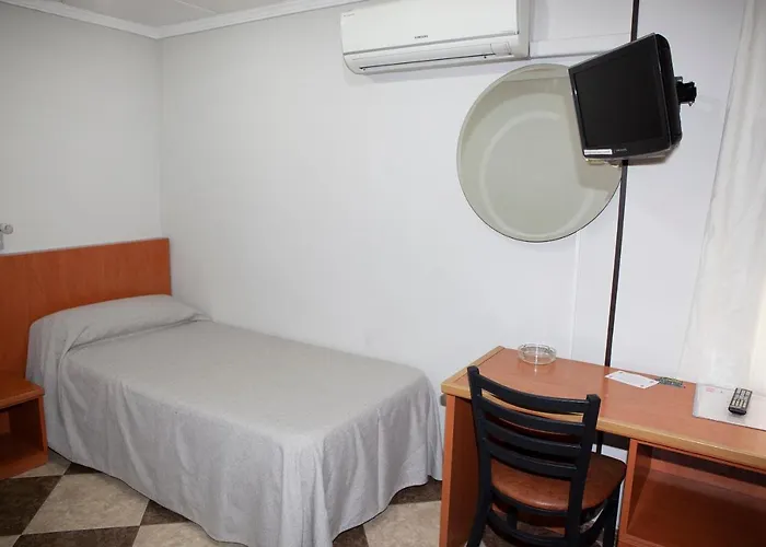 Отель Juan Carlos *