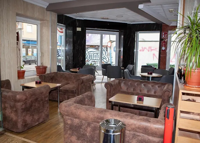 Отель Juan Carlos *